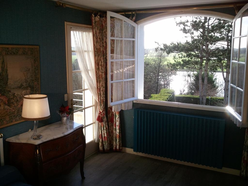 Bed and Breakfast Mas Du Trezon Cholet Pokoj fotografie